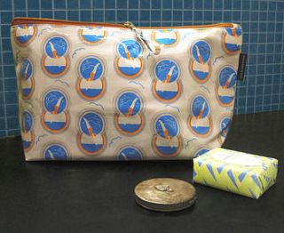 diving lady washbag by snowden flood
