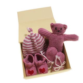 love heart newborn baby gift set by sweetheart knits