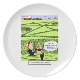 "Crop noughts and crosses" funny cartoon Party Plates