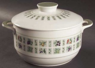 Royal Doulton Tapestry 2 Qt Round Covered Casserole, Fine China Dinnerware   Fru