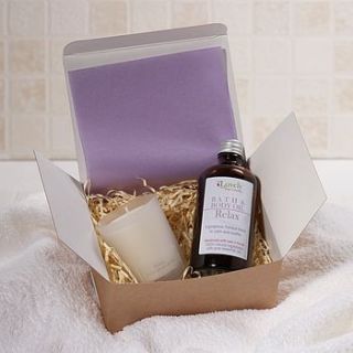 indulgence pamper gift set by aroma candles