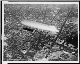 Photo Akron, world's largest dirigibles, pays first visit, Capital, Washington DC, 1931   Prints