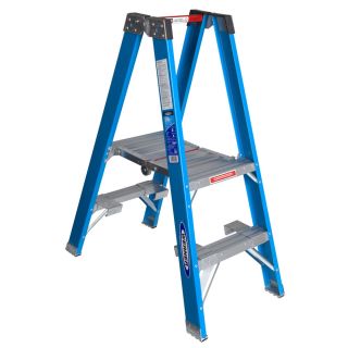 Werner 2 ft Fiberglass 250 lb Type I Stockers Ladder