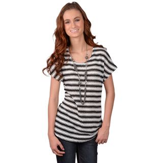 Journee Collection Juniors Striped Short sleeve Sweater