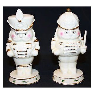 Home for the Holidays Salt & Pepper Shakers   Holly Holiday Nutcrackers Kitchen & Dining
