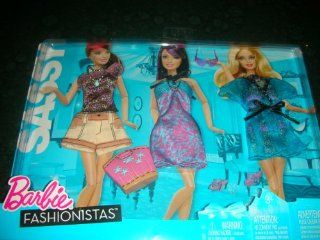 Barbie Fashionistas Day Looks Clothes   Sassy Vacation Fashion (2011) Toys & Games
