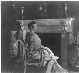 Photo Mrs Theodore Roosevelt, Edith Kermit Carow, First Lady, fireplace, family, c1904   Prints