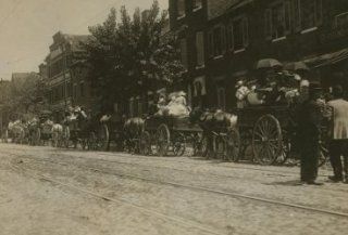 1910 child labor photo A street full of Baltimore immigrants lined up and rea g2  