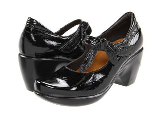 Naot Footwear Pleasure Black Crinkle Patent Leather