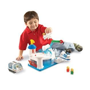 Learning Resources  Pretend & Play® Space Station